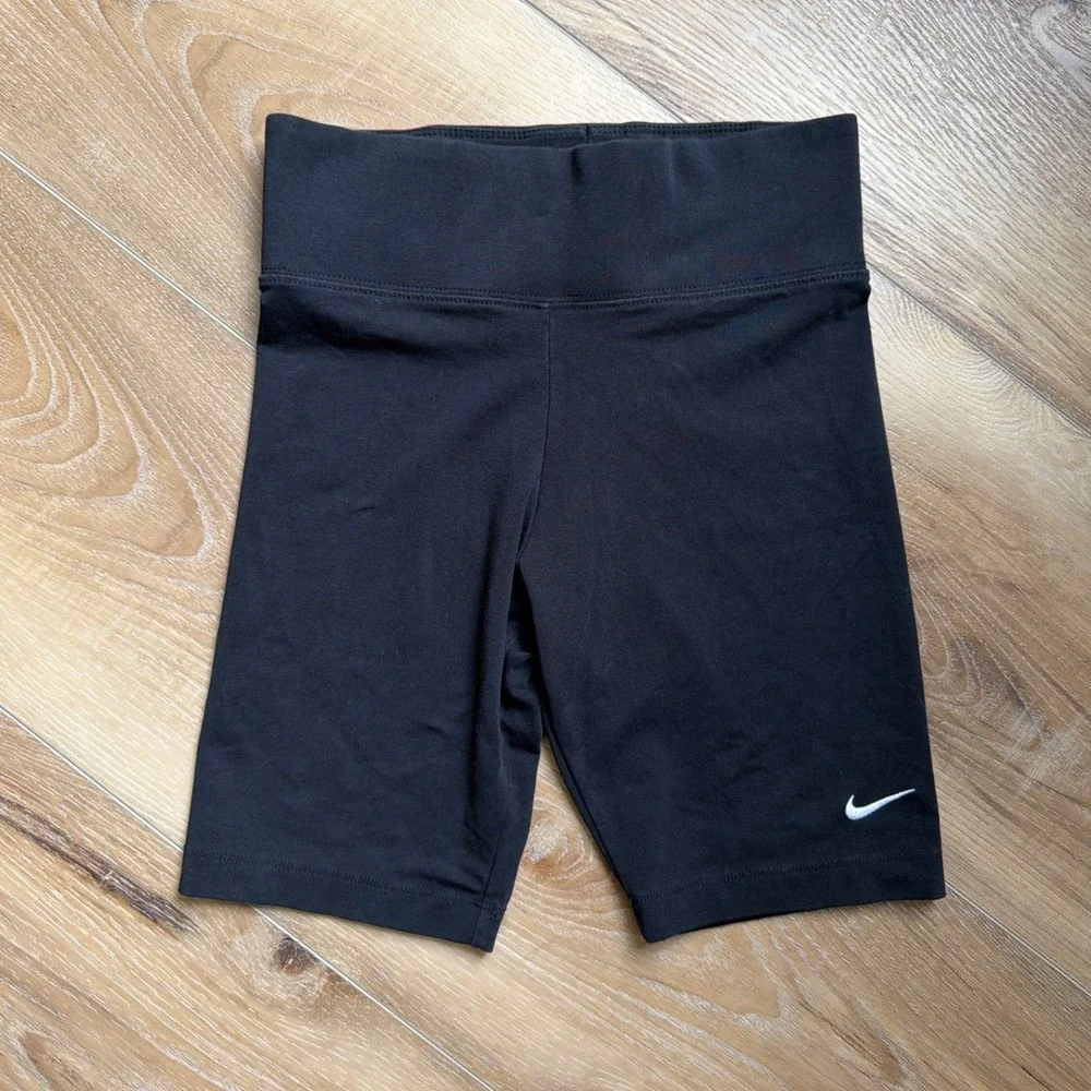 Nike Sportswear Essential‎ Bike Shorts Womens S High Rise Black Swoosh Logo Y2K